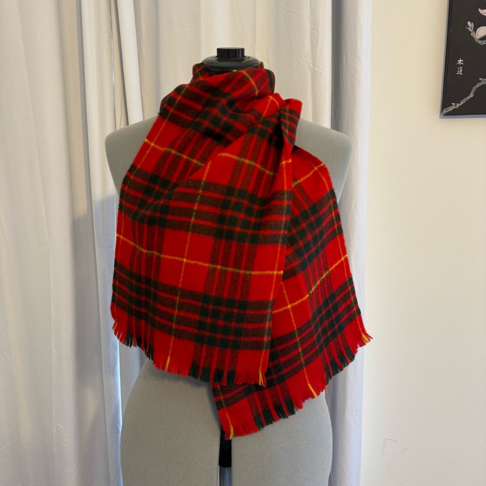 Lochcarron Scotland Wool Tartan Scarf Red Green Plaid Fringe